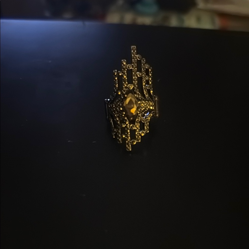 3/$10 sale! Paparazzi Gold Statement Ring